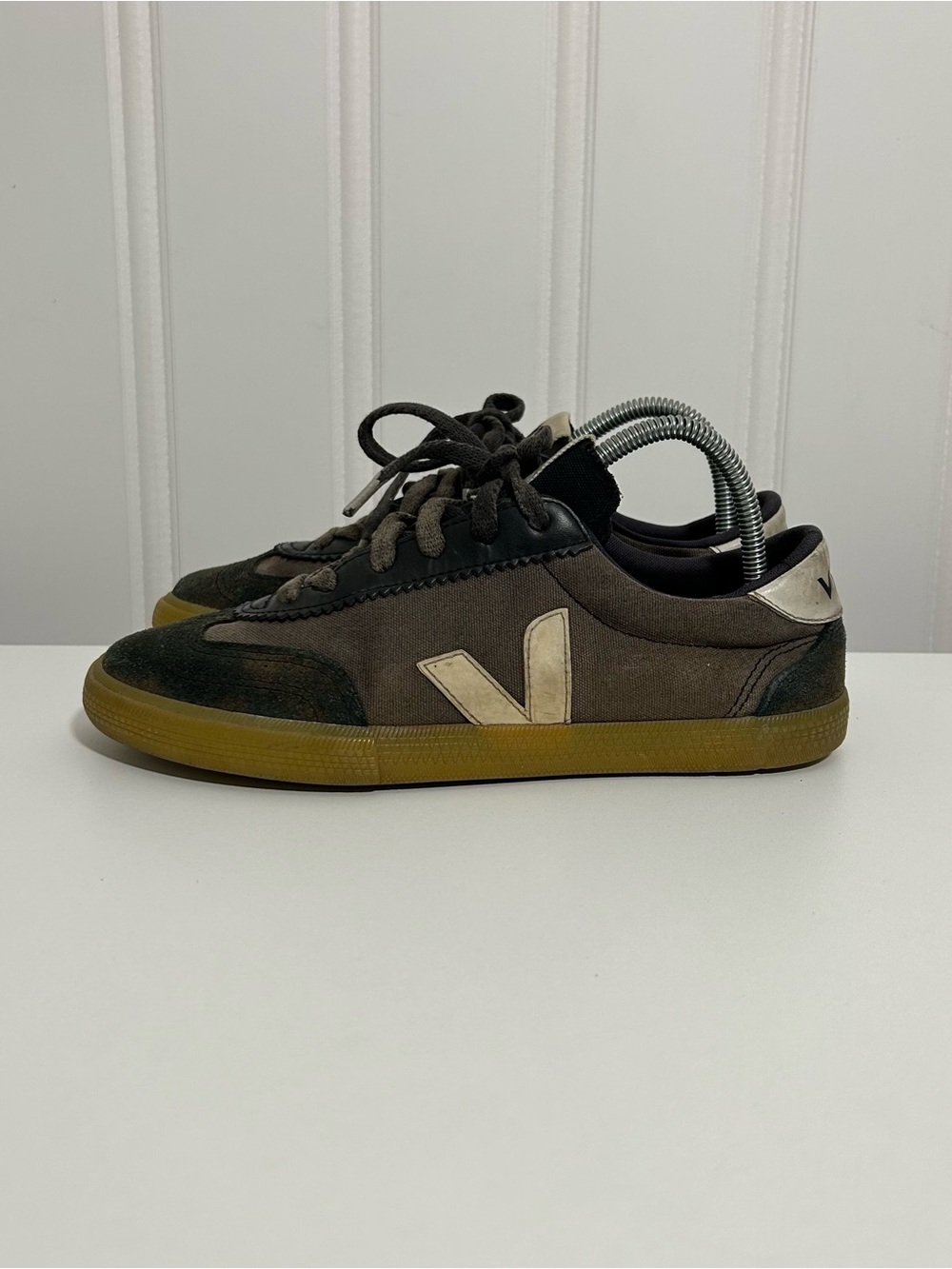 Veja volley black white gum - Picture 3 of 8